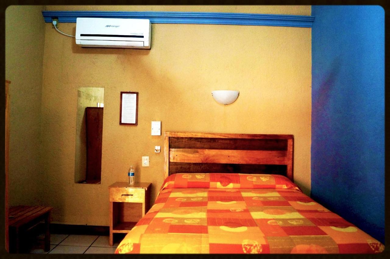 Hotel Donaji *